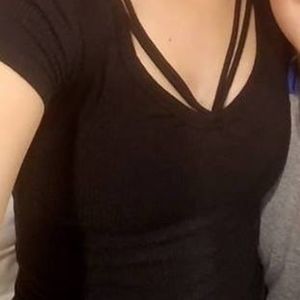 Hollister ribbed v neck tee with neckline detail